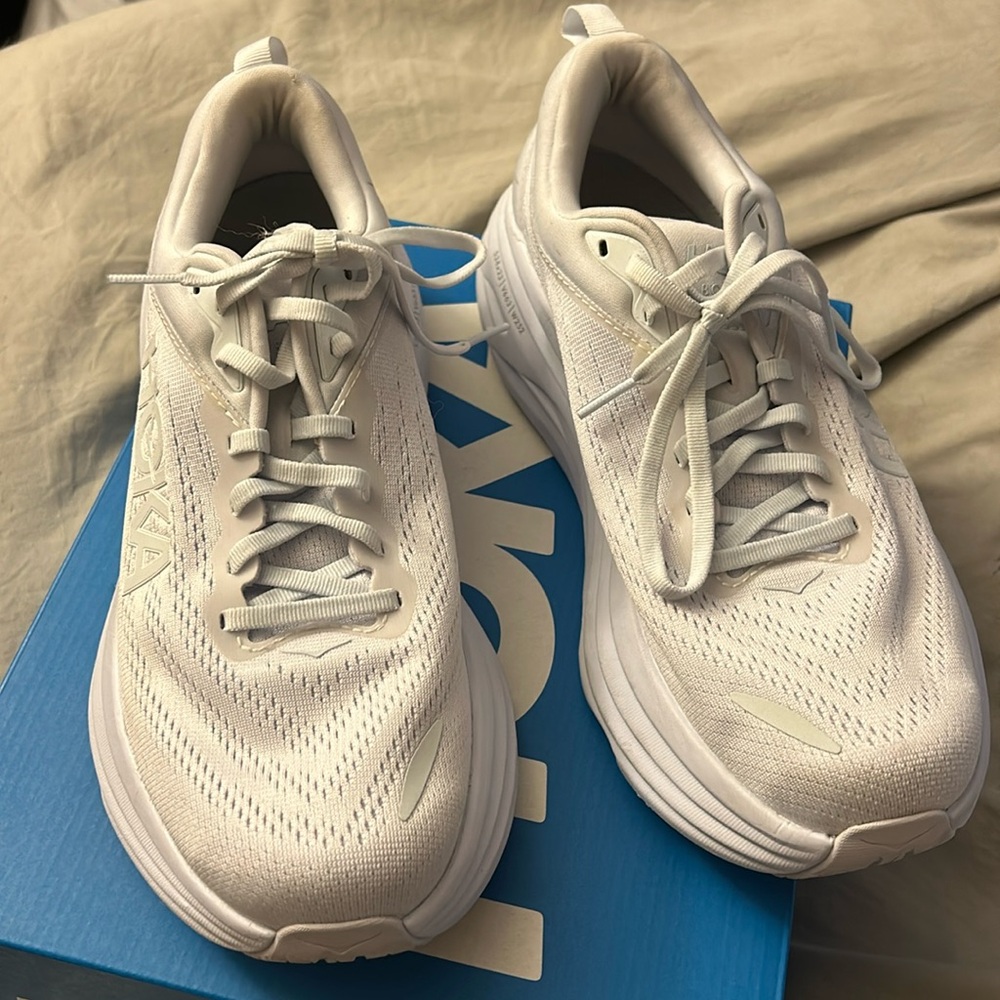 Hoka, Bondi 8, 8.5B White.